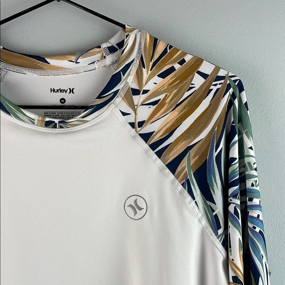 Hurley Long Sleeve with Leaf Pattern UPF 50+ Size XL - Picture 2 of 7
